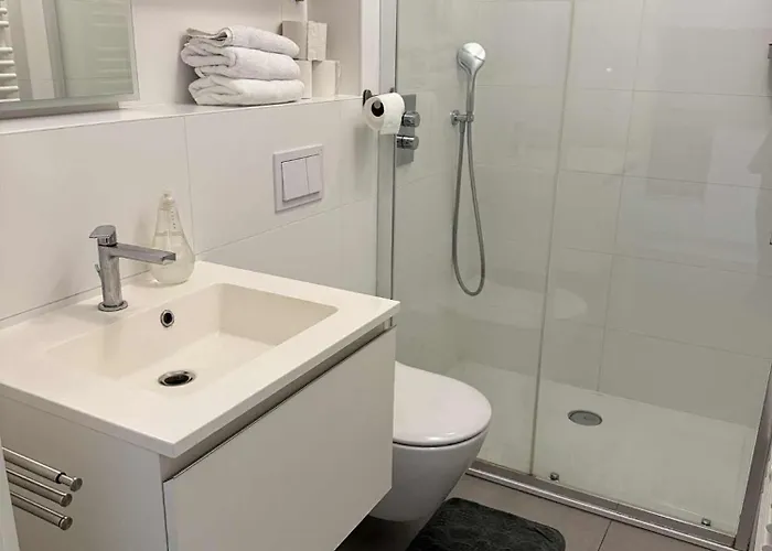 Cloche D'or Sleeps 2